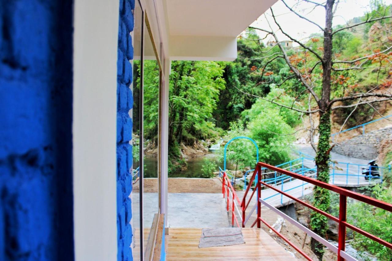 The Stream Side Hostel Массури Экстерьер фото