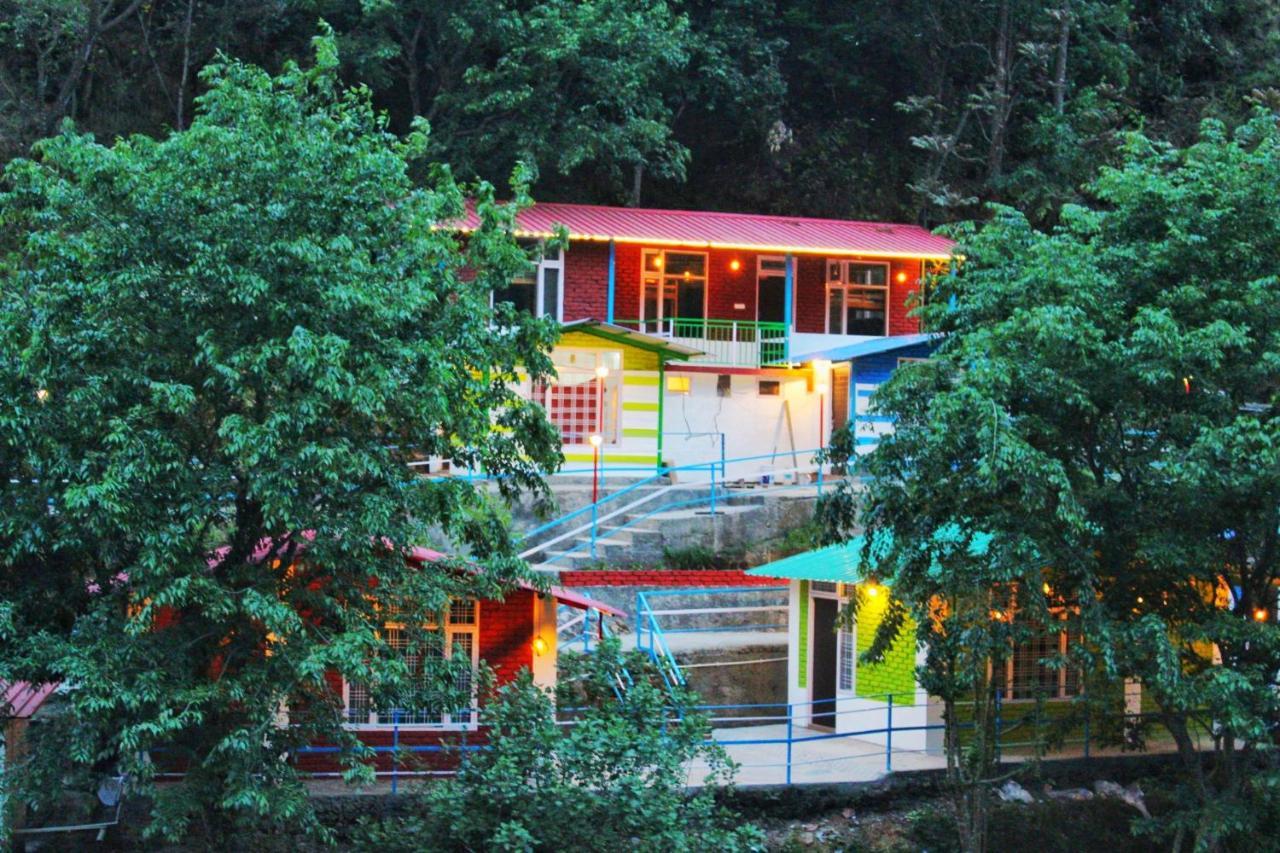 The Stream Side Hostel Массури Экстерьер фото