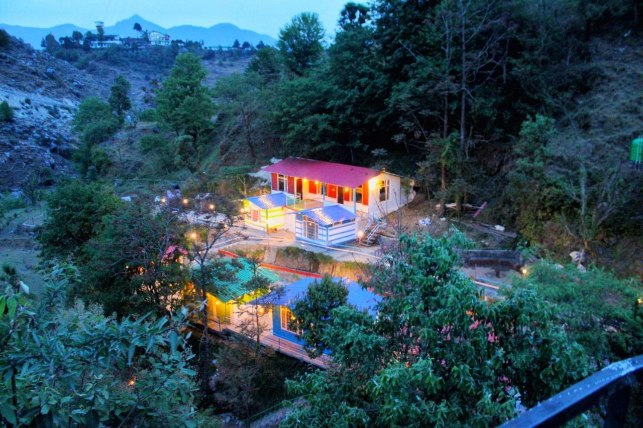 The Stream Side Hostel Массури Экстерьер фото