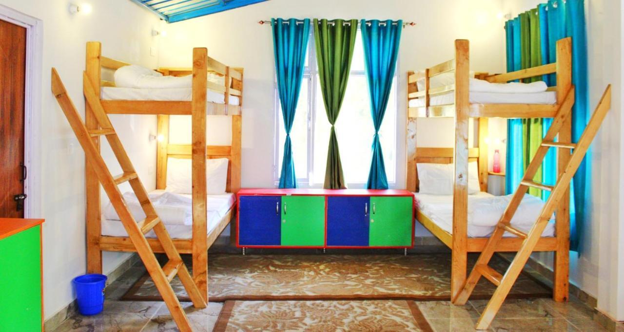 The Stream Side Hostel Массури Экстерьер фото