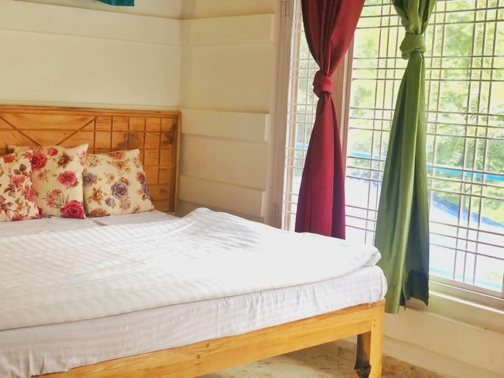 The Stream Side Hostel Массури Экстерьер фото